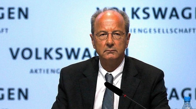 Theo ông Hans-Dieter Poetsch – chủ tịch Volkswagen: “xe điện không phù hợp với người nghèo”
